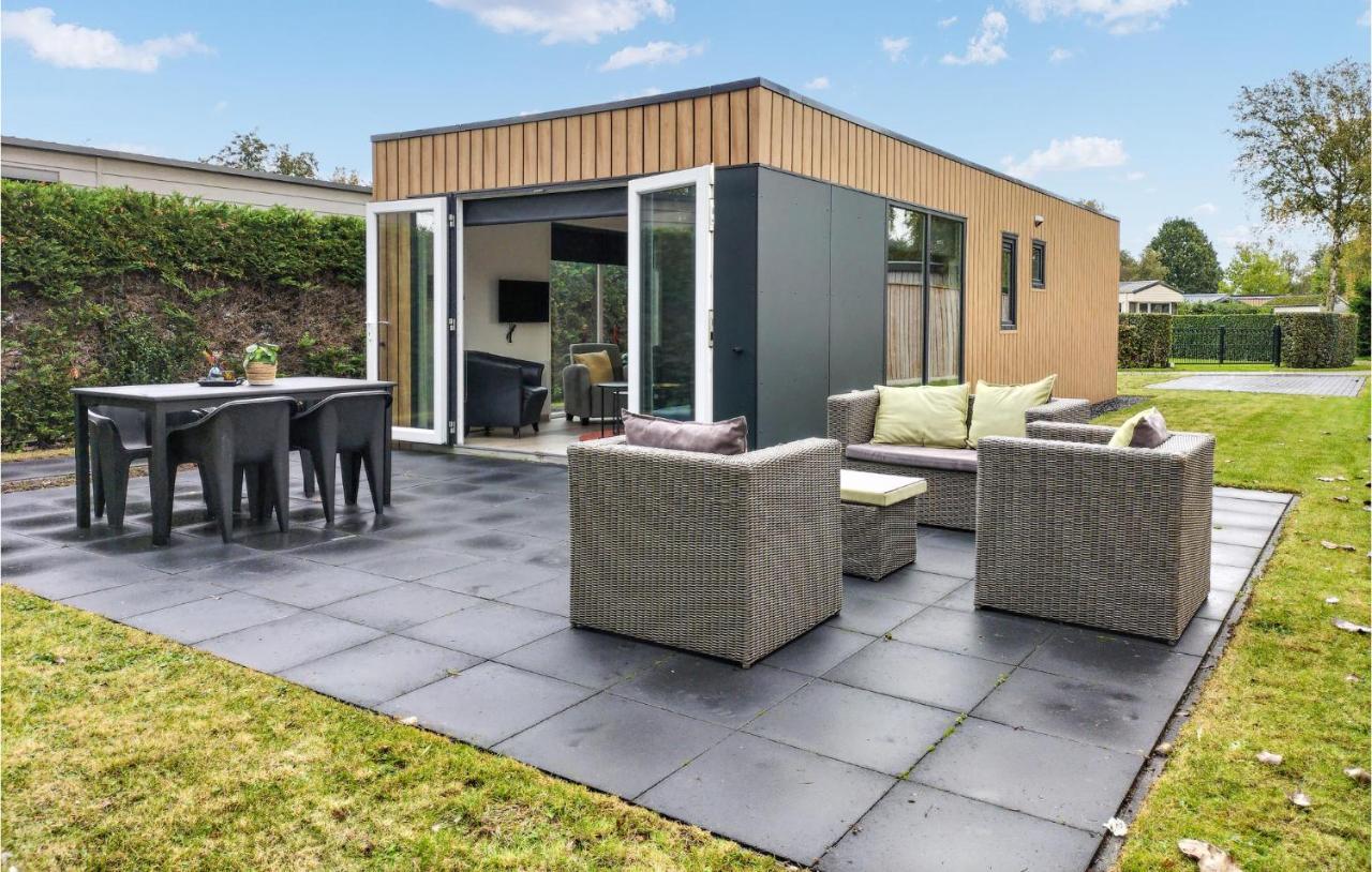 2 Bedroom Awesome Home In Heinkenszand Exterior foto