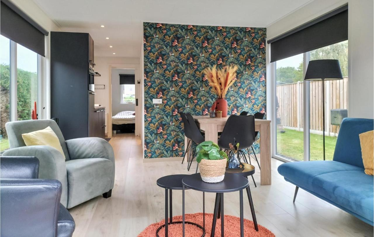 2 Bedroom Awesome Home In Heinkenszand Exterior foto