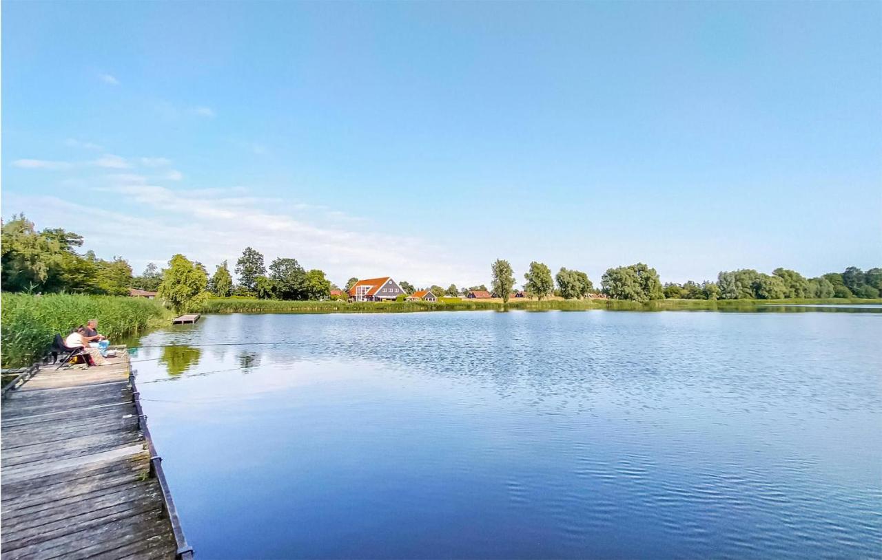 2 Bedroom Awesome Home In Heinkenszand Exterior foto