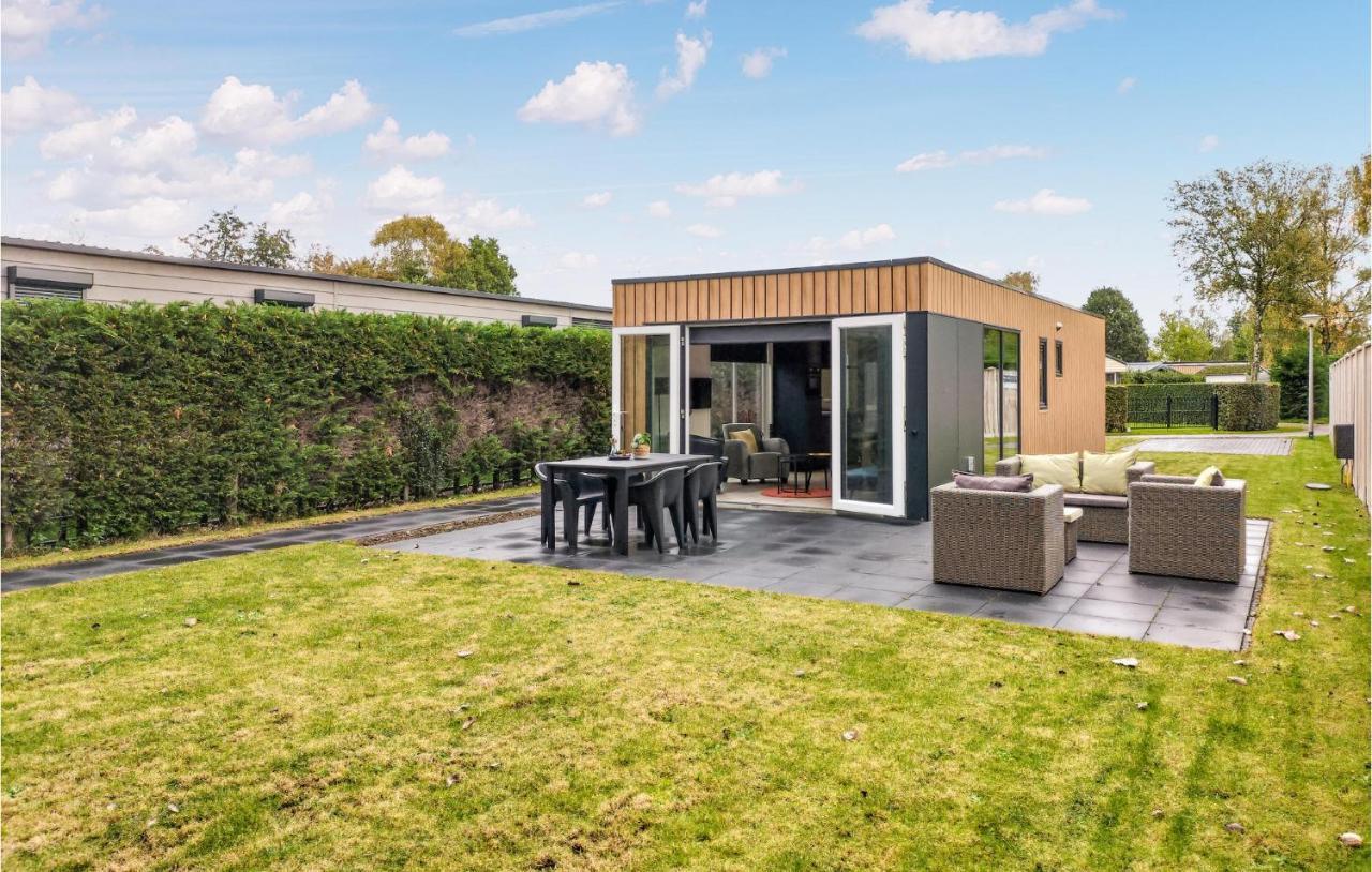 2 Bedroom Awesome Home In Heinkenszand Exterior foto